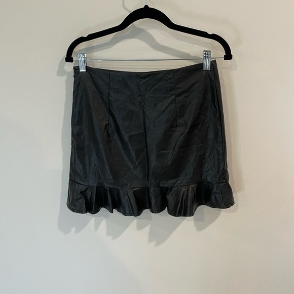 TCEC Leather Ruffle Skirt - Picture 4 of 5